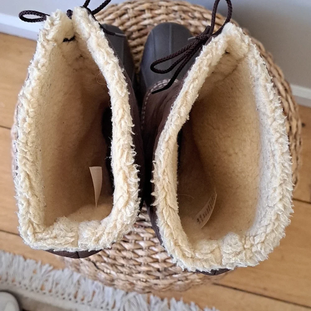 L.L.Bean Womens Brown Quilted Nylon Waterproof/Insulated Winter‎ Sherpa Boots 7